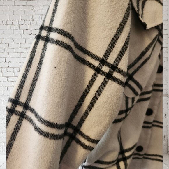 Altar’d State Plaid Shacket – Women’s Medium - Picture 4 of 11